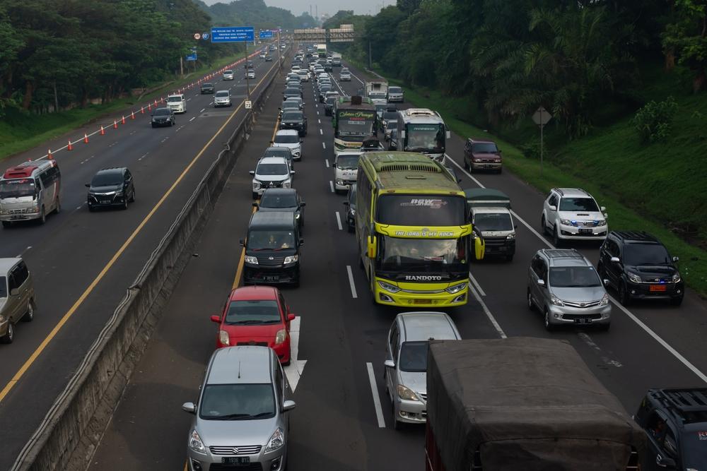 Contraflow Diberlakukan di Tol Japek untuk Kurangi Kepadatan Libur Panjang