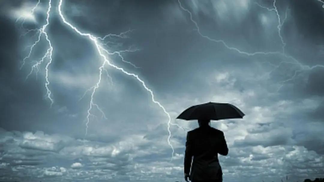 Hujan Petir Berpotensi Guyur Indonesia Hari Ini