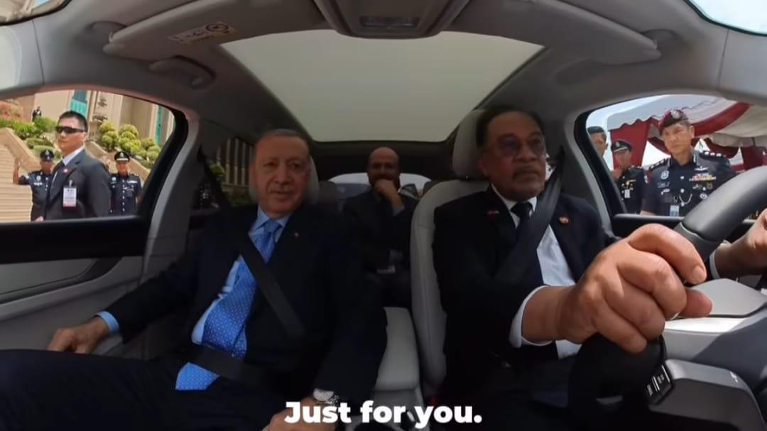 Anwar Ibrahim Terima Mobil Listrik Togg dari Erdogan, Simbol Persahabatan