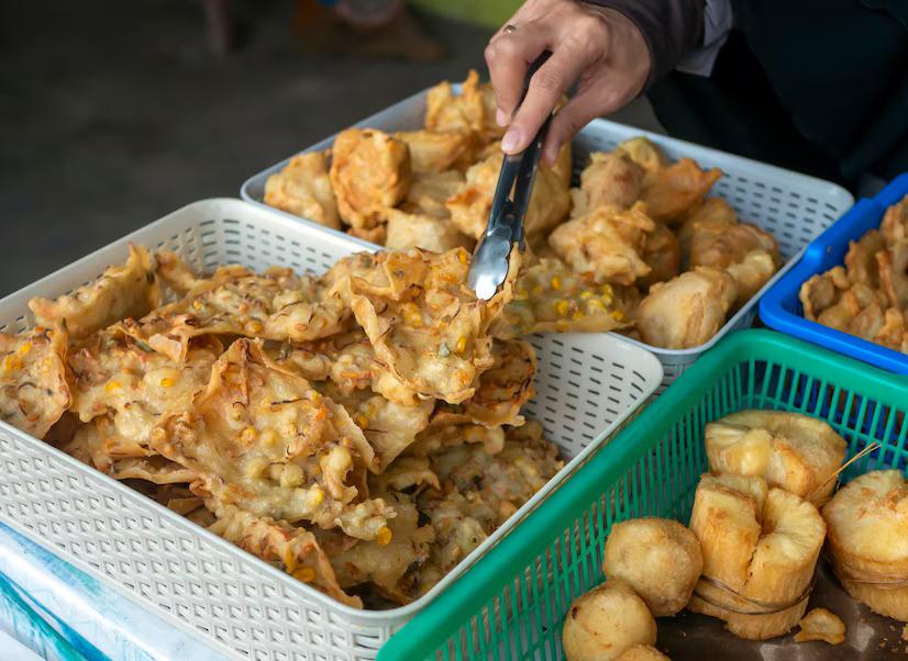 15 Gorengan Khas Indonesia yang Wajib Dicoba