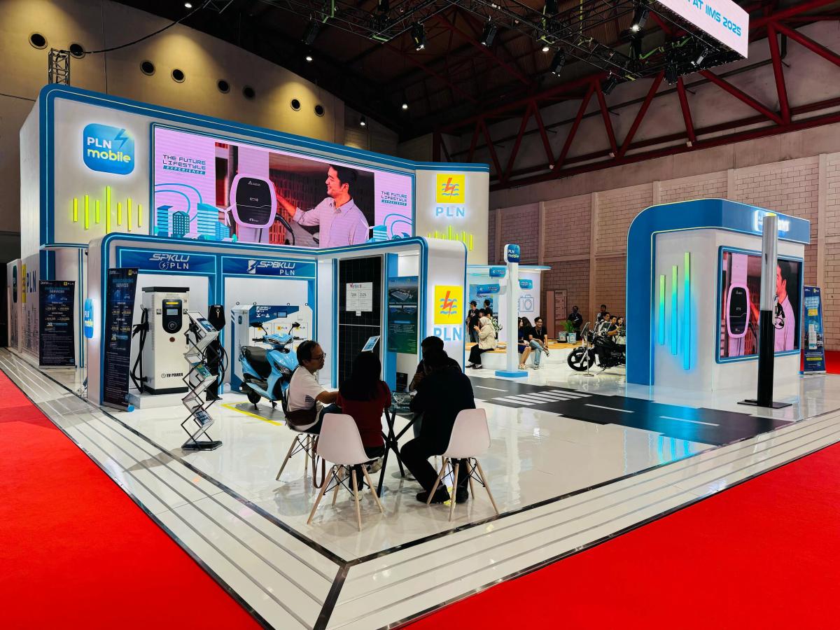 PLN Hadiri IIMS 2025, Dorong Green Future Kendaraan Listrik di Indonesia