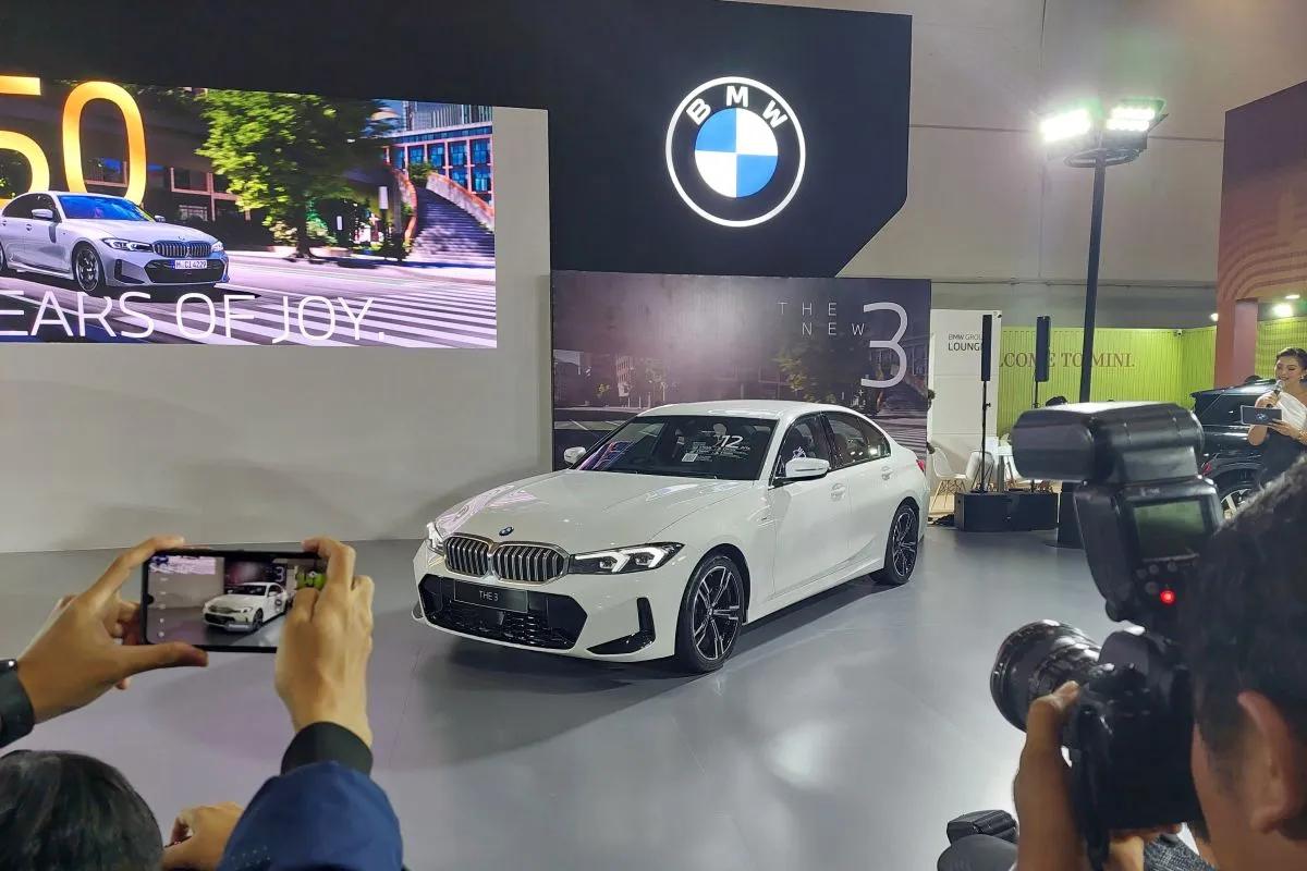 BMW di IIMS 2025, Mobil 320i M Sport Siap Libas Jalanan Indonesia