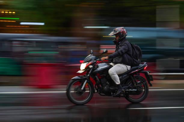 Wajib Tahu! Ini 5 Aturan Tak Tertulis Dalam Kendarai Motor