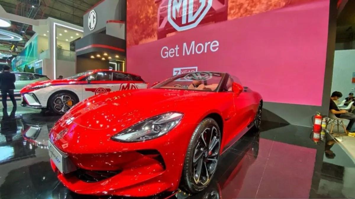 Ciamik! Mobil MG 4 EV Dibalut 'Jersey' Khas Arsenal Hadir di IIMS