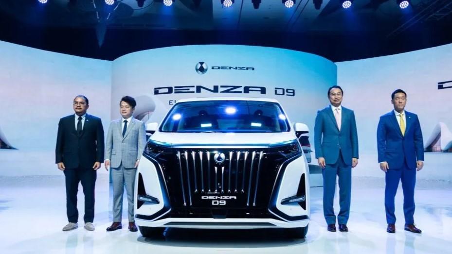 Denza D9 Hadir dengan Desain Elegan di IIMS 2025