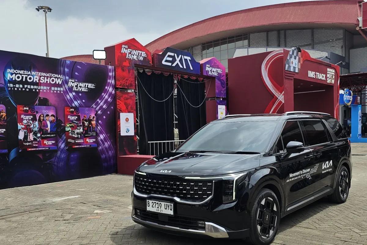 Dua MPV Mewah Kia Mejeng di IIMS 2025, Cocok untuk Mobil Keluarga