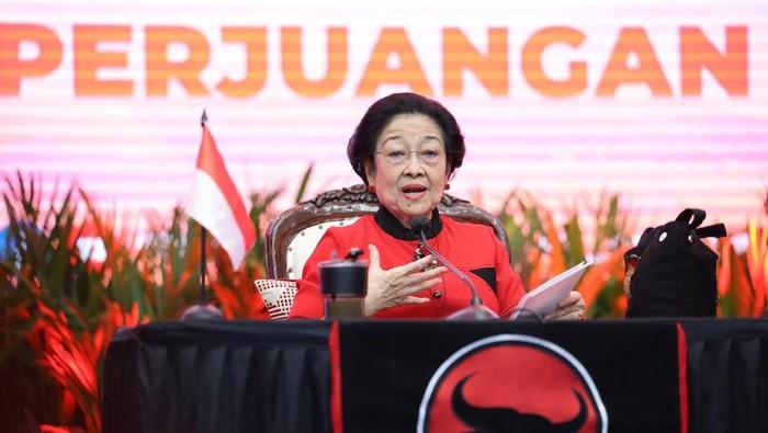 Megawati Instruksikan Kepala Daerah PDIP Tunda Retreat dan Tetap Siaga untuk Prioritaskan Konsolidasi Internal