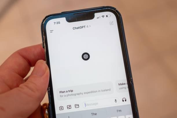 OpenAI Blokir Akun China yang Diduga Gunakan ChatGPT untuk Pengawasan Media Sosial