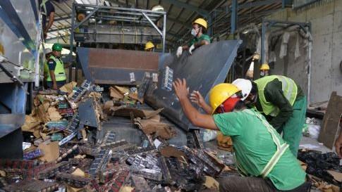 Bea Cukai Cirebon Musnahkan Rokok dan MMEA Ilegal Bernilai 20 Miliar Rupiah