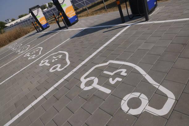 PLN Genjot Terus Energi Bersih dengan Ekosistem Kendaraan Listrik, Infrastruktur SPKLU Diperluas