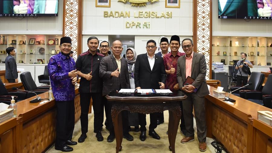 Baleg DPR Sahkan 10 RUU Kabupaten/Kota di Sulawesi