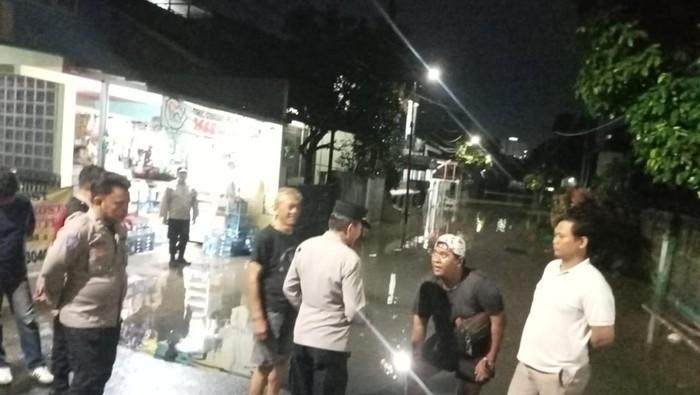 Banjir 40 Cm Rendam Ciputat Timur Imbas Meluapnya Kali Pesanggrahan
