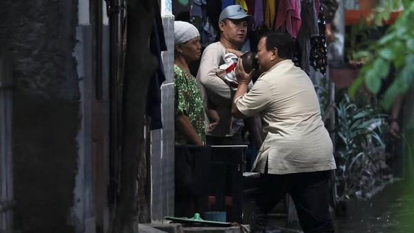 Prabowo Pantau Banjir Babelan, Telepon Pejabat dan Minta Aksi Cepat