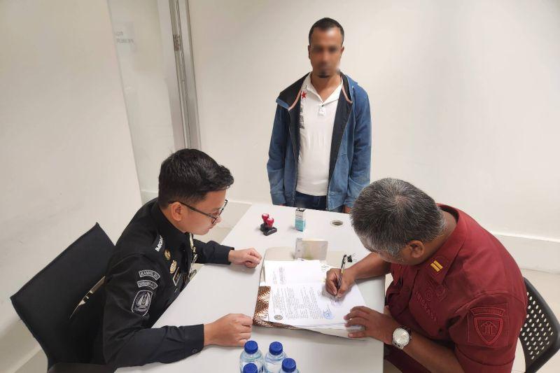 Imigrasi Kupang Pulangkan Warga Bangladesh yang Langgar Izin Tinggal