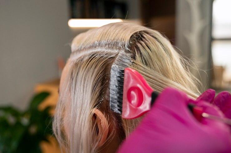 8 Efek Samping Berbahaya Sering Mewarnai Rambut