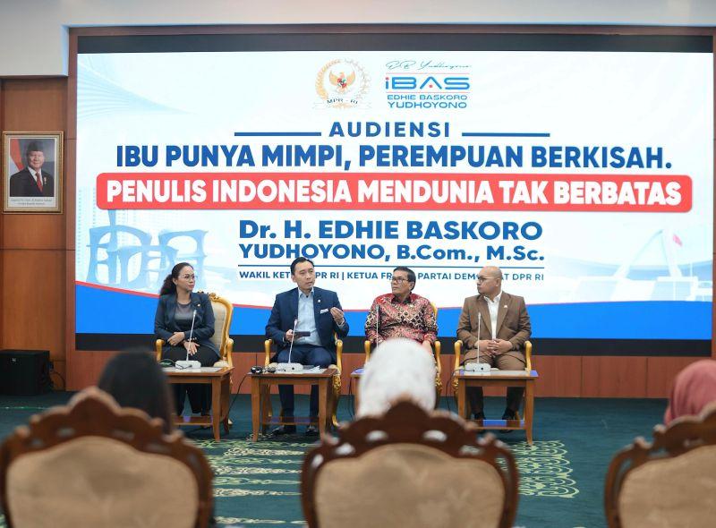 Audiensi Penulis Perempuan, Ibas: Menulis-Membaca Pertajam Pikiran dan Jawab Kebodohan