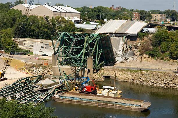 Crane Pembangunan Jembatan Tol di Bangkok Roboh, 5 Tewas dan Puluhan Terluka