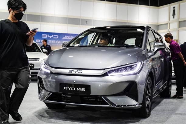 BYD M6 Pimpin Pasar Mobil Listrik, Varian Mana yang Paling Laku?
