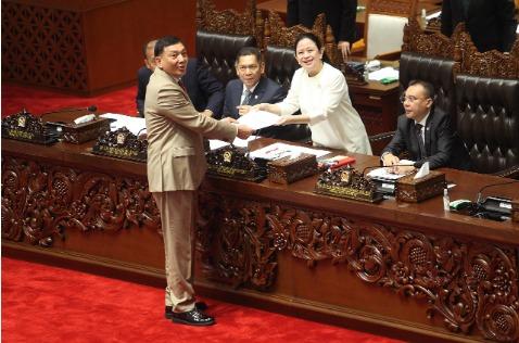 Tok! DPR RI Resmi Sahkan RUU TNI Jadi Undang-Undang
