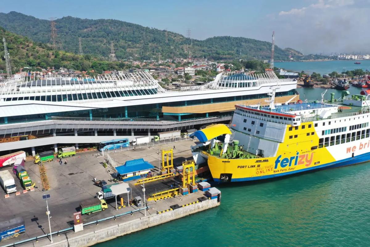 5 Fakta di Balik Antrean Panjang di Pelabuhan Merak akibat Kerusakan Jembatan Bergerak