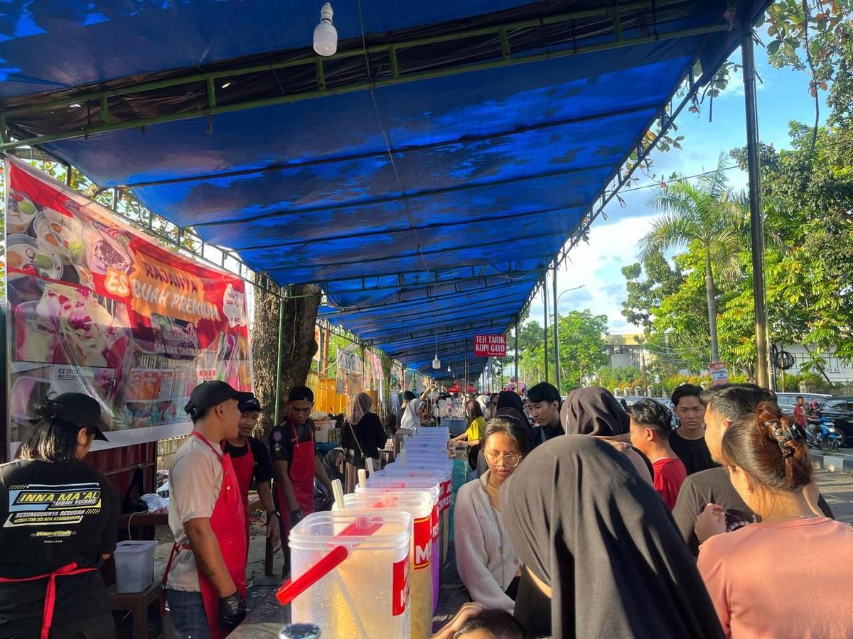 Hutama Karya Rekomendasikan Pemudik Berburu Takjil di Sekitar Jalan Tol Trans Sumatera