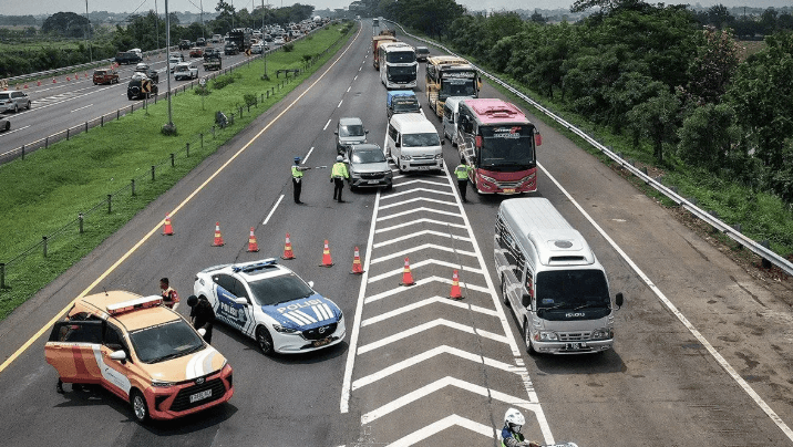 Korlantas Polri Siapkan Contraflow dan One Way untuk Antisipasi Arus Balik Lebaran 2025