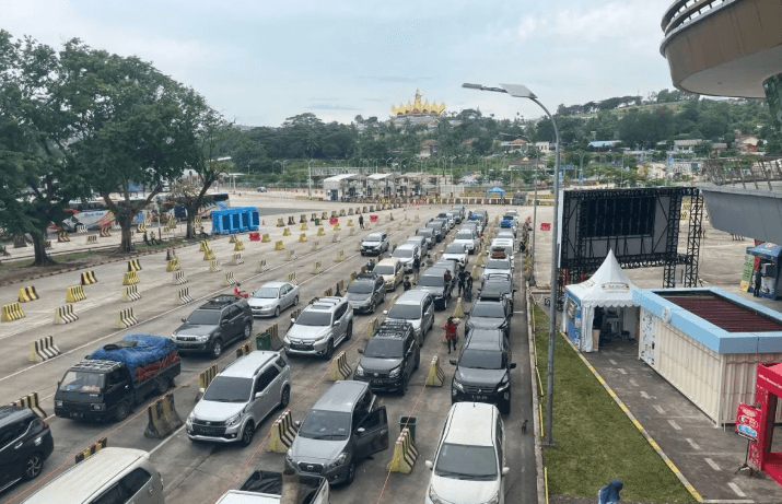 Arus Milir Lebaran 2025 di Pelabuhan Bakauheni Mulai Meningkat