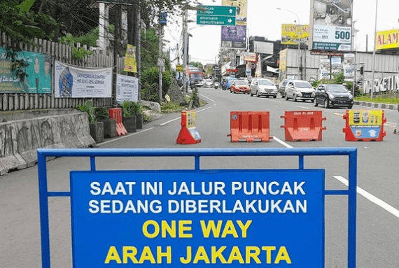 One Way Arah Jakarta Diterapkan, Kendaraan Menuju Puncak Bogor Disetop
