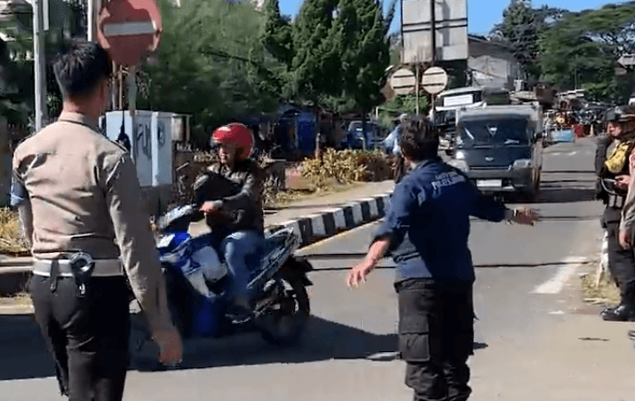 Simpang Gadog Lengang, One Way Arah Puncak Bogor Tetap Diberlakukan