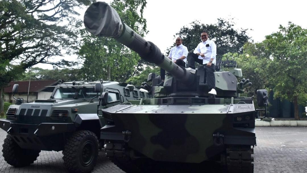 Kunjungi Pindad, Demer: Bangkitkan Kembali Industri Dalam Negeri
