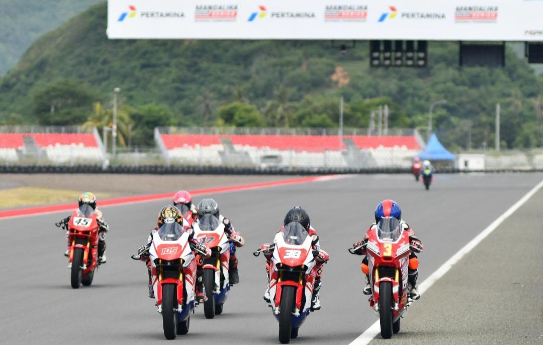 Pertamina Dukung Pembalap Muda Berprestasi di Ajang Pertamina Mandalika Racing Series 2025