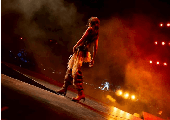 Tampil Spektakuler, Jennie Kuasai Panggung Coachella dengan Aksi Solo Penuh Energi