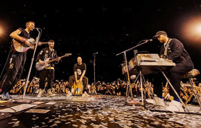 Coldplay Buka Konser di Korea dengan Bahasa Korea, Disambut Sorakan Meriah Penggemar