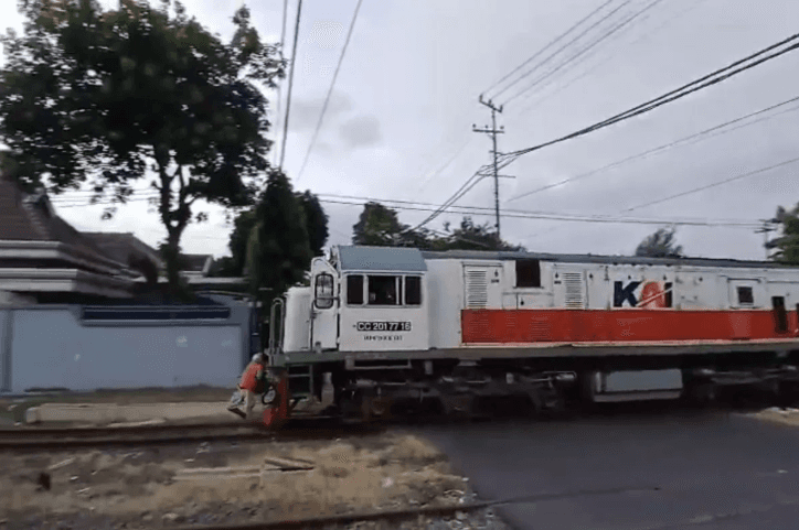 Pria di Probolinggo Tewas Tertabrak KA Logawa, Diduga Sengaja Lakukan Aksi Nekat