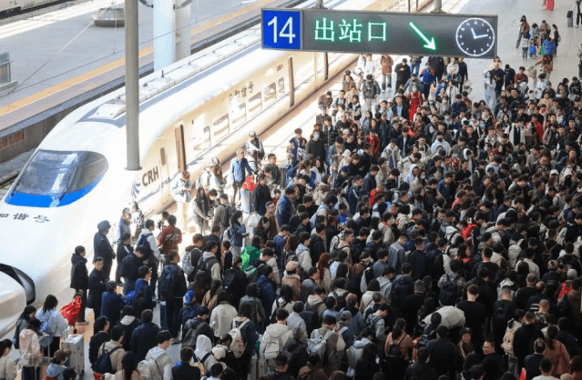 Transportasi China Tumbuh Stabil Awal 2025: Rekor Mudik, Lonjakan Logistik, dan Investasi Infrastruktur