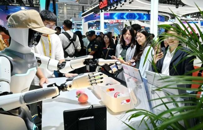 Robot Humanoid di China Berlomba Lari hingga Main Sepak Bola, Siap Ubah Berbagai Sektor