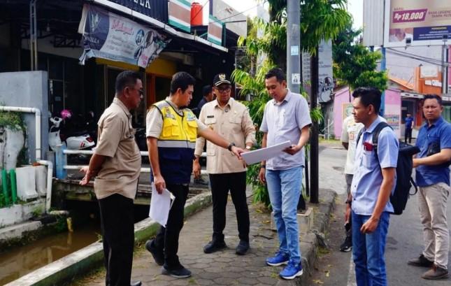 Pemkab Batang Bangun Trotoar Ramah Pejalan Kaki dengan Sistem Kabel Bawah Tanah, PKL Dilarang Berjualan