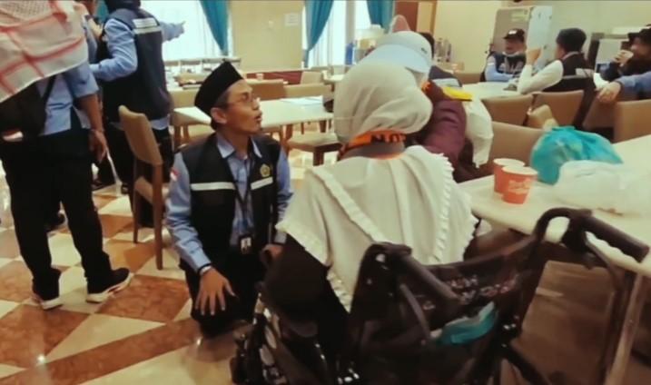Nyaris Terpisah Saat Pindah ke Makkah, Fatimah dan Ibunya Dipertemukan Kembali Berkat Petugas Lansia