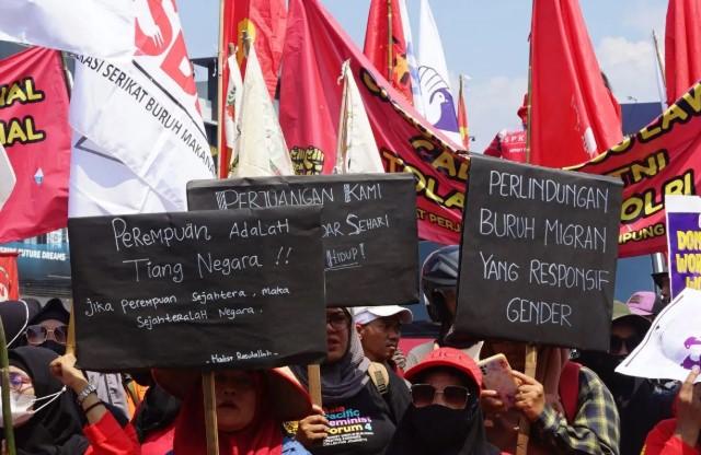 Ekonom Dukung Penghapusan Batas Usia Kerja, Sebut Solusi atas Lonjakan PHK