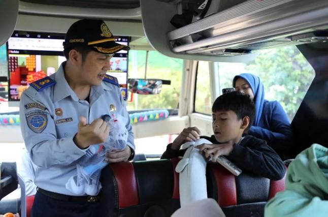 Pemeriksaan dilakukan di Rest Area KM 45A, bus pariwisata jadi temuan terbanyak