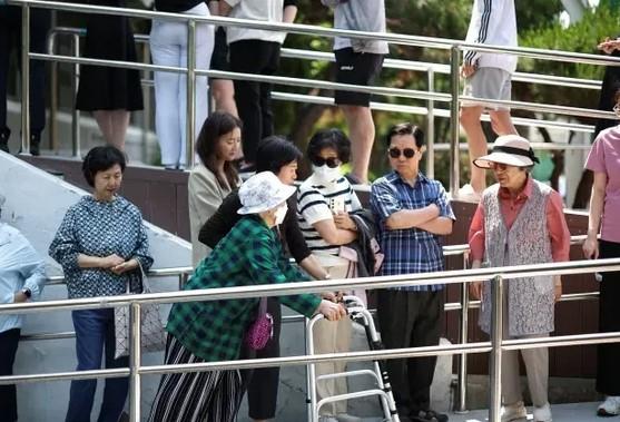 Lansia hingga Anak Muda Antre di TPS, Pilpres Korea Selatan Jadi Momen Kebangkitan Nasional