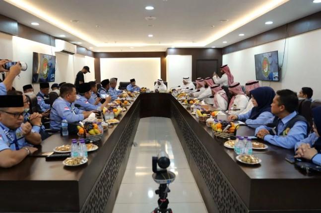 Wakil Menteri Haji Arab Saudi Kunjungi Daker Makkah, Apresiasi Penyelenggaraan Haji 2025 dan Kerja Sama Indonesia