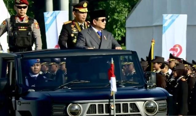 Presiden Prabowo Pimpin Upacara HUT Ke-79 Bhayangkara, Polri Tampilkan Parade Robot sebagai Simbol Modernisasi