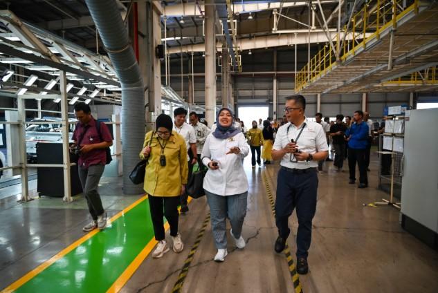 DPR Apresiasi Komitmen Wuling Serap Tenaga Kerja Lokal dan Dorong TKDN di Industri EV