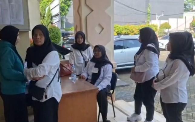 Ratusan Korban PHK Berebut 6 Posisi PPSU di Cipayung, Mahasiswa hingga Mantan Karyawan Ikut Mendaftar