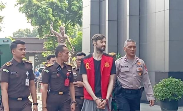 Kejaksaan RI Serahkan WN Rusia Alexander Zverev ke Pemerintah Rusia dalam Proses Ekstradisi Resmi