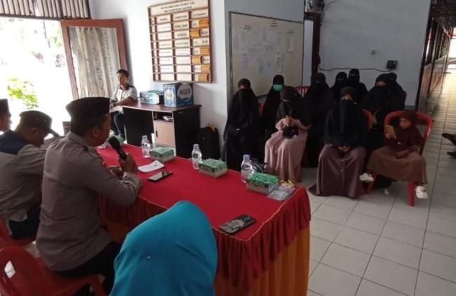 Satgas Madago Raya Gencarkan Deradikalisasi Lewat Pelatihan Menjahit untuk Perempuan Poso