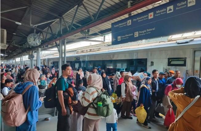 KAI Hadirkan Tarif Khusus untuk Perjalanan Mendadak, Tiket Bisa Dibeli Mulai Dua Jam Sebelum Keberangkatan