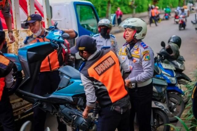 Sudinhub Jaksel Tindak 842 Kendaraan Parkir Liar, 1.403 Kendaraan Dicabut Pentilnya Selama Januari–Juli 2025