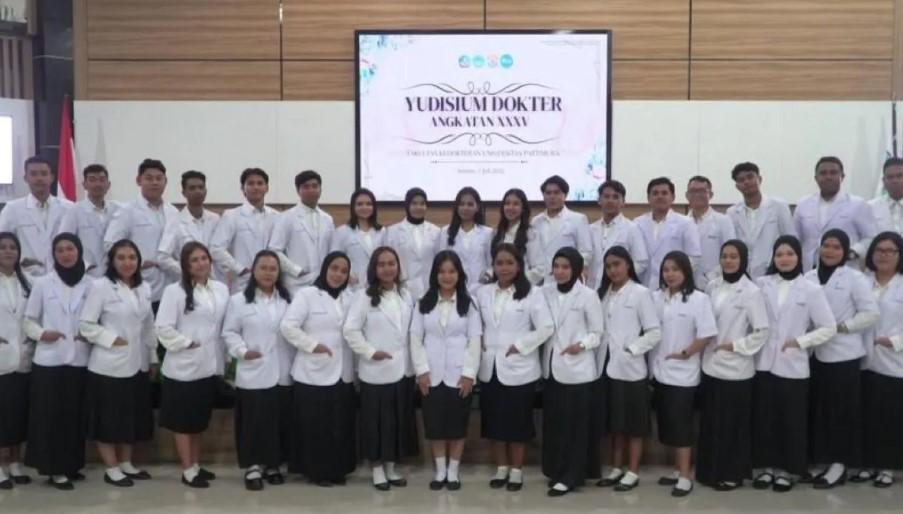 Unpatti Kukuhkan 36 Dokter Baru, Siap Diterjunkan ke Pulau-Pulau Terpencil di Maluku